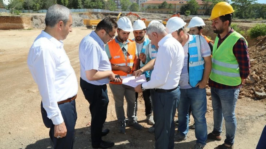 Başkan Güder, Battalgazi Devlet Hastanesi Temel Kazı Çalışmalarını Yerinde İnceledi