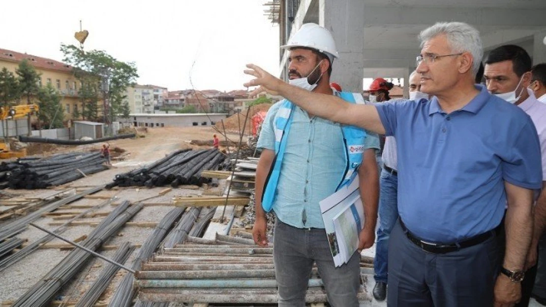 Başkan Güder Hastane bölgesinde esnaflar mağdur edilmeyecek