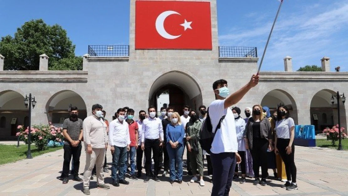 Başkan Güder, Müze Gezisine Eşlik Etti