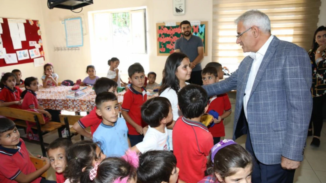 Başkan Güder Öğrencilerin İlk Ders Heyecanına Ortak Oldu