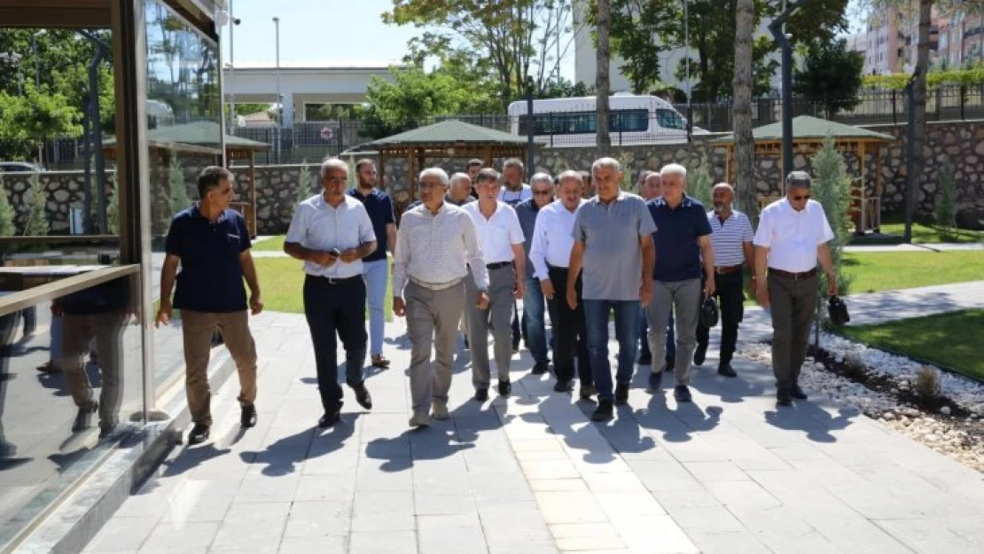 Başkan Güder, Veteriner Hekimlerle İstişare Toplantısı Gerçekleştirdi