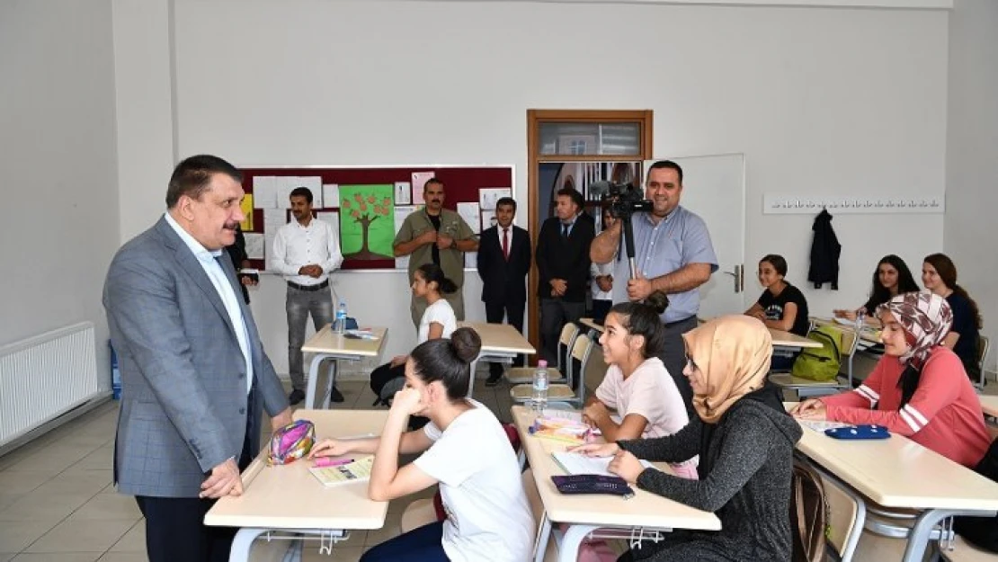 Başkan Gürkan Kernek Külliyesini Ziyeret Etti