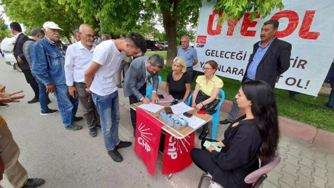 Başkan Kiraz Doğanşehir'de Üye Kaydı ve Esnaf gezisi gerçekleştirdi