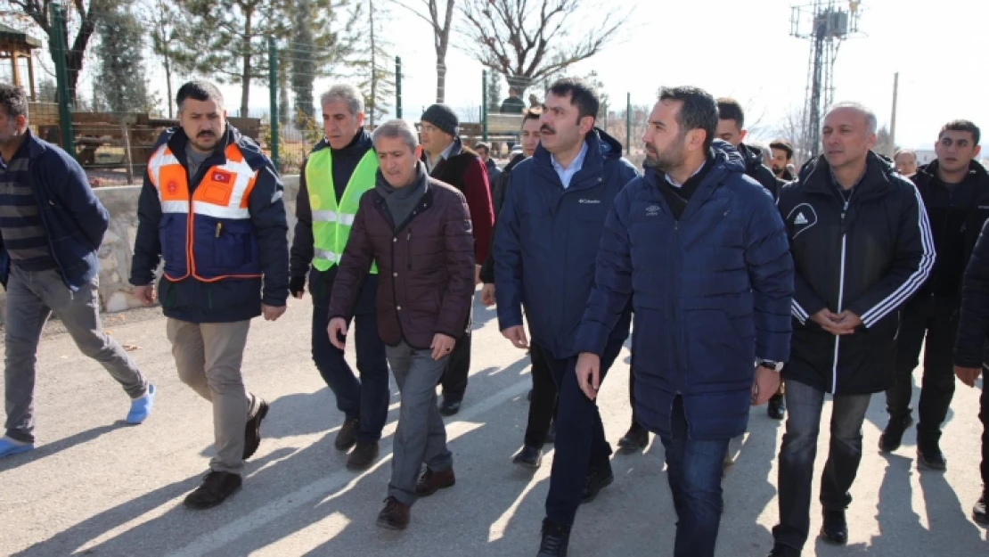 Başkan Şerifoğulları Cem Evinde Depremzedelerle Buluştu