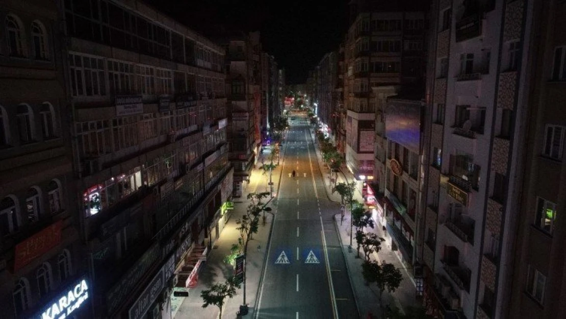 Başkan Şerifoğulları, Gazi Ve Vali Fahribey Caddesi'nde İncelemelerde Bulundu