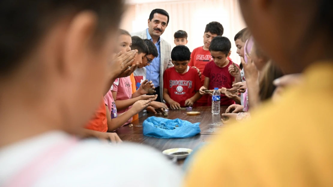 Başkan Taşkın, Gençlik Merkezi'ni Ziyaret Ettİ