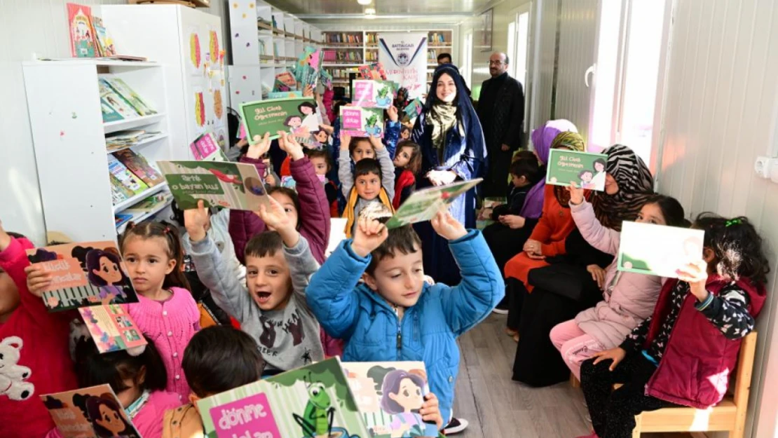 Battalgazi Belediyesi'nden Konteyner Kentte Kalan Çocuklara Masal Dinletisi