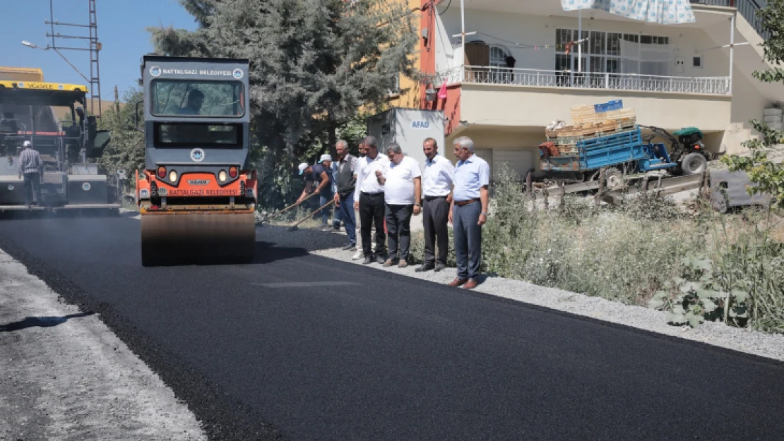 Battalgazi Belediyesi yol çalışmalarını sürdürüyor