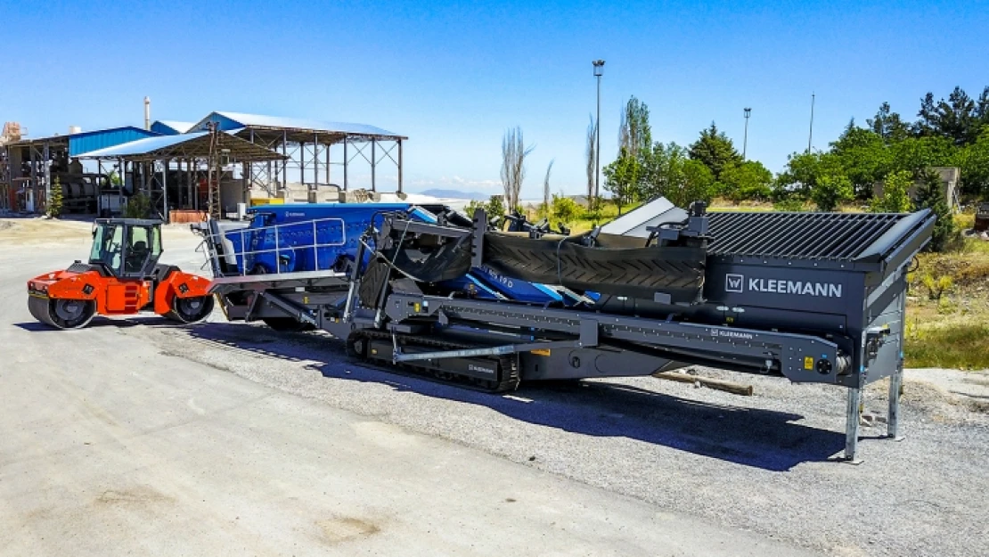 Büyükşehir Mobil Elek Ve Silindir Makinesi Aldı