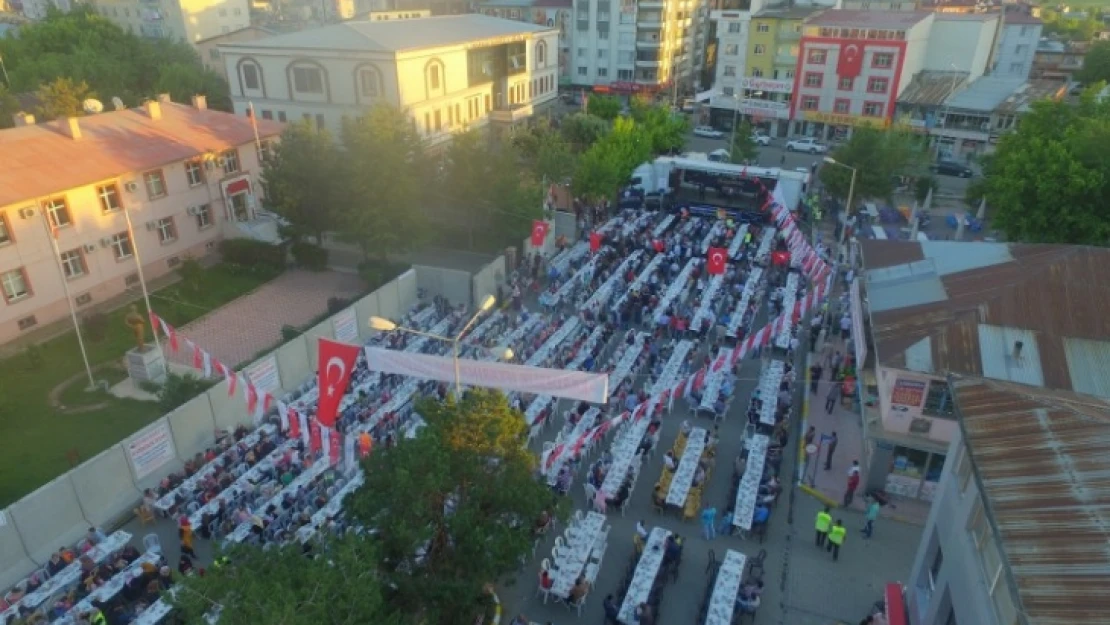 'Kardeşlik İftarı'na Yoğun İlgi