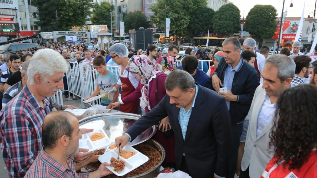 Battalgazi Belediyesi İftar Çadırında Her Gün 2 Bin 500 Kişiye İftar Veriliyor