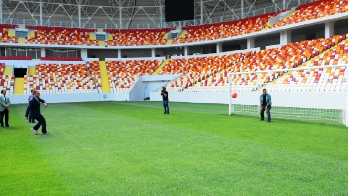 Vali Toprak'tan Yeni Stadyum Hakkında Açıklama