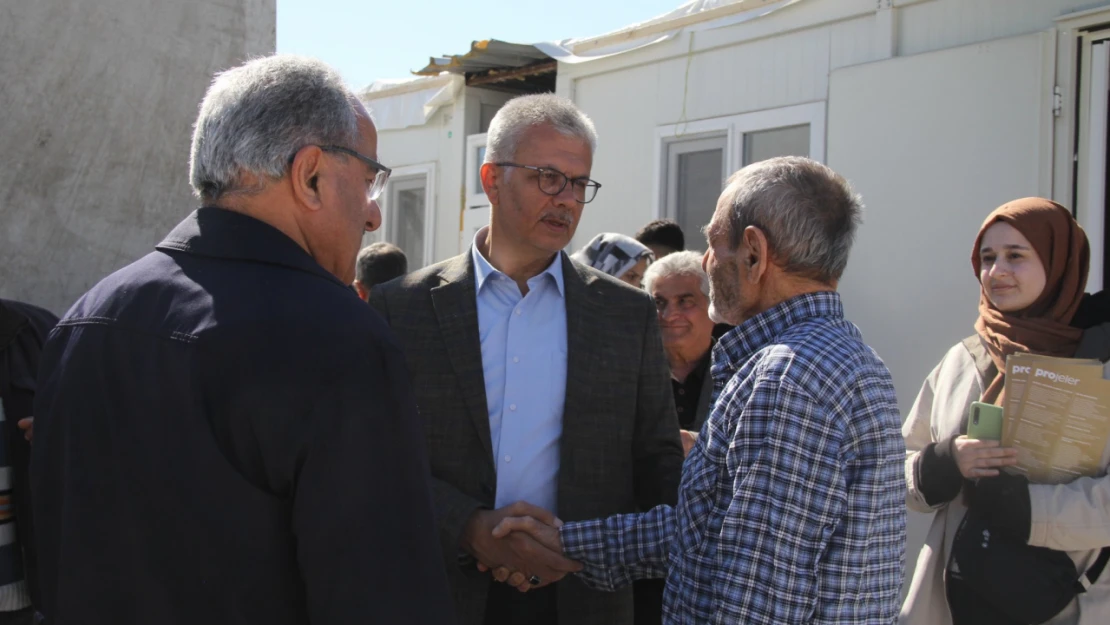 Büyükşehir Bağımsız Belediye Başkan Adayı Prof. Dr. Gezer, Seçim Gezilerine Devam Ediyor