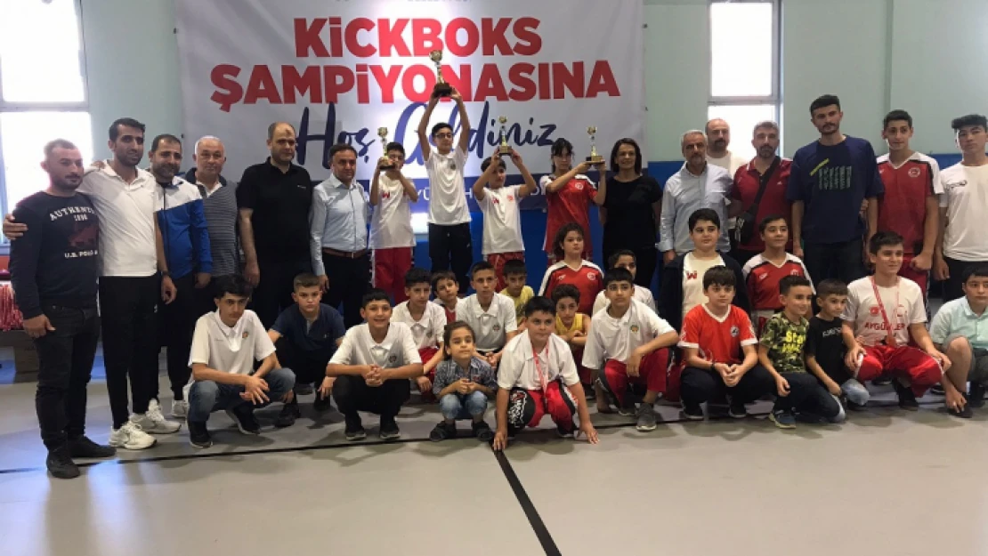 Büyükşehir Belediye Başkanlığı Kick Boks Şampiyonası Sona Erdi