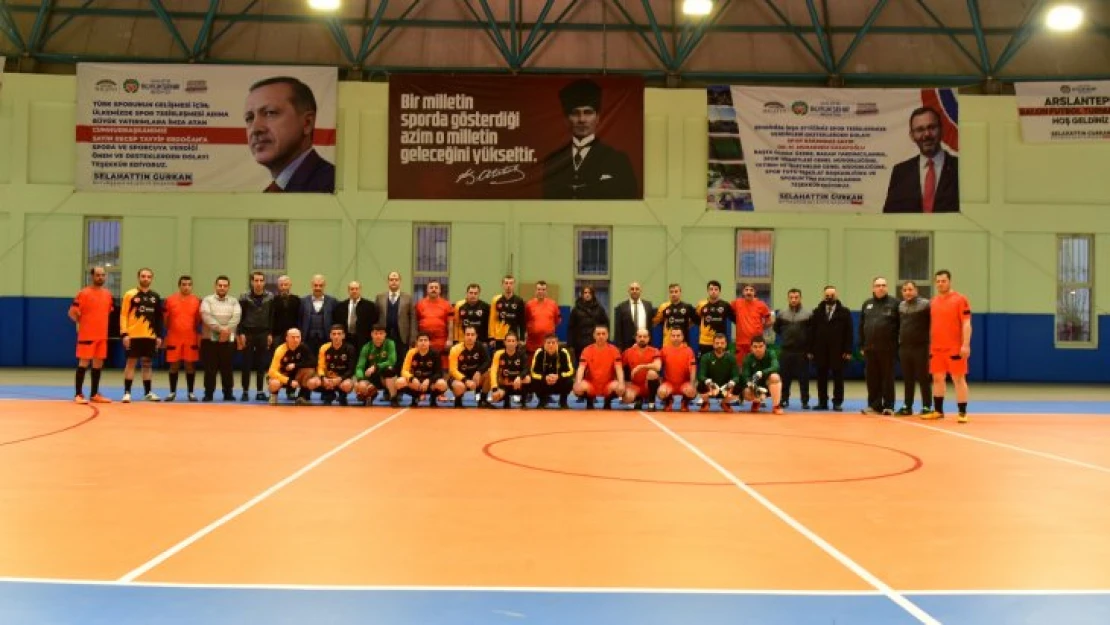 Büyükşehir Belediyesi Birimler Arası Salon Futbol Turnuvası Başladı