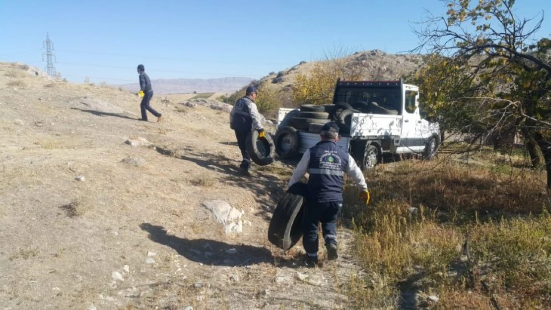 Büyükşehir Belediyesi Ekipleri Atık Lastikleri Topladı