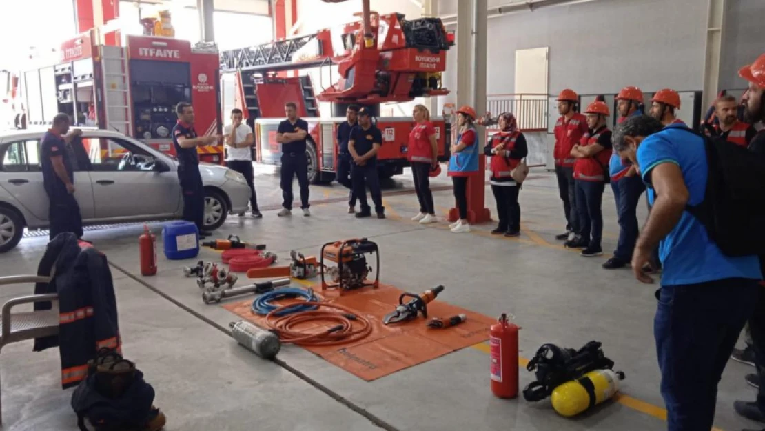 Büyükşehir Belediyesi İtfaiye Daire Başkanlığı Eğitimlerine devam ediyor