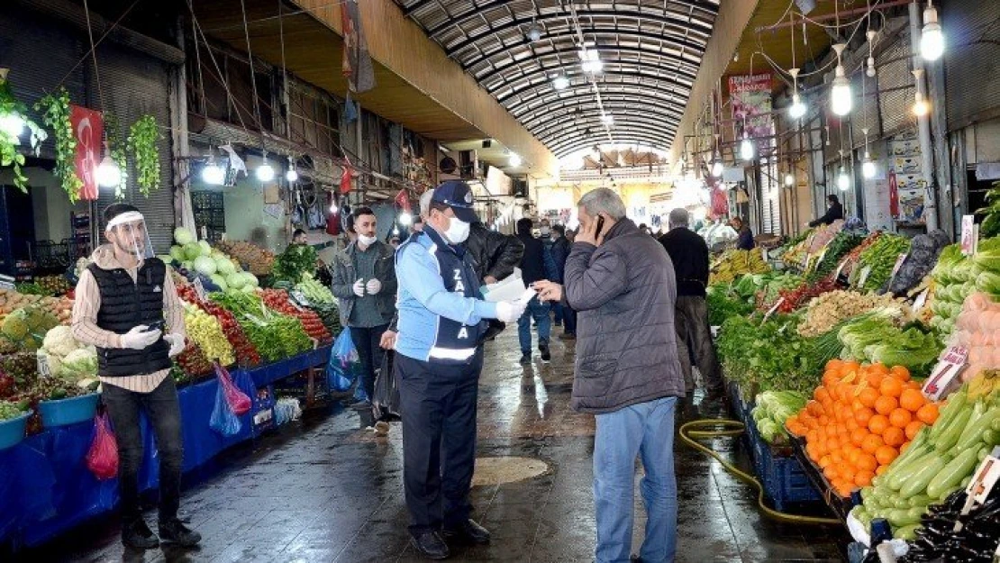 Büyükşehir Belediyesi'nden Balık-Sebze Meyve Pazarı Esnaflarına Maske