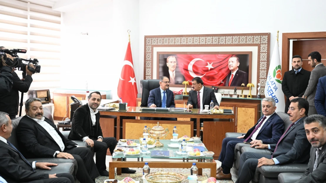Çevre, Şehircilik ve İklim Değişikliği Bakanı Mehmet Özhaseki'den Başkan Gürkan'a ziyaret