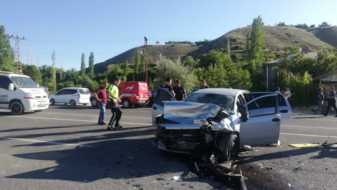Darende Karayolunda Trafik Kazası: 1 Ölü 5 Yaralı