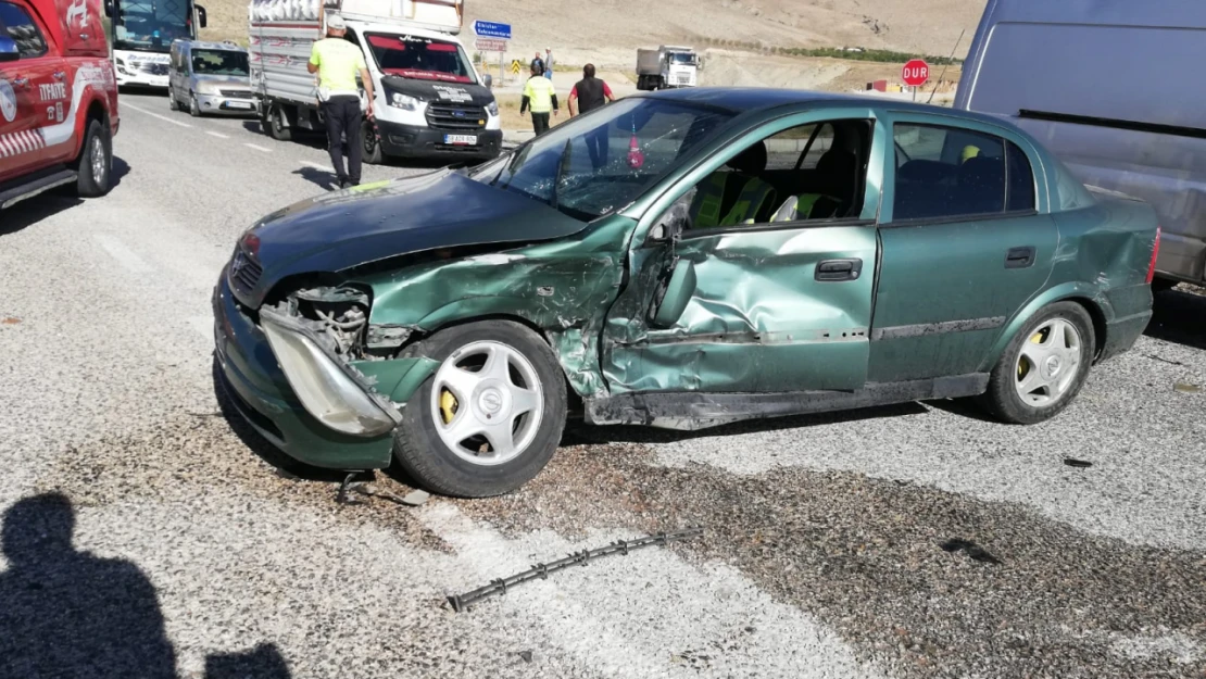 Darende Kayseri Yolu Bulvarında Trafik Kazası