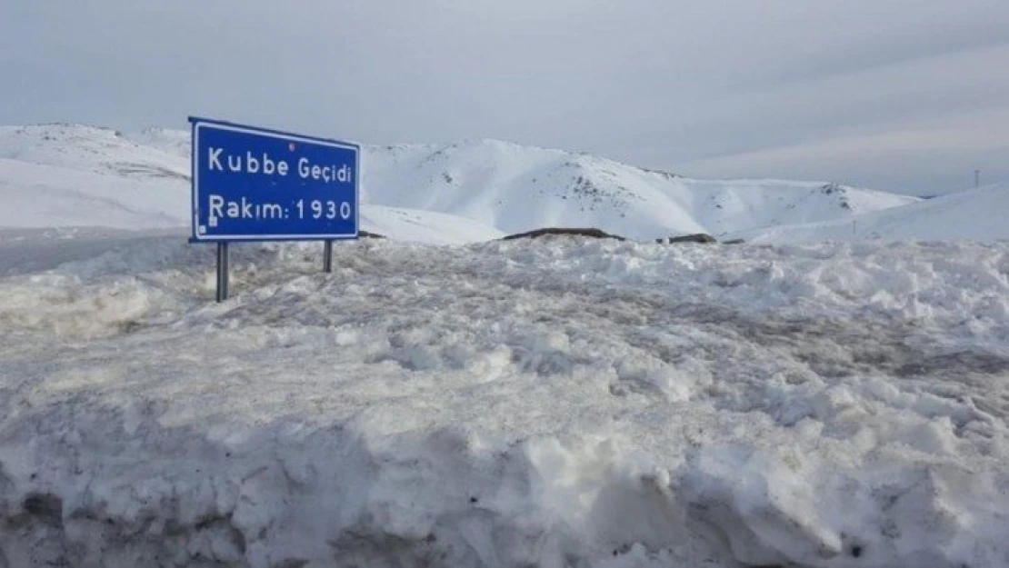 Deprem Bölgesine Kar Yağışı