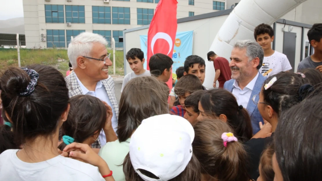 Depremzede Öğrenciler Dereceye Girmek İçin Kıyasıya Yarıştı