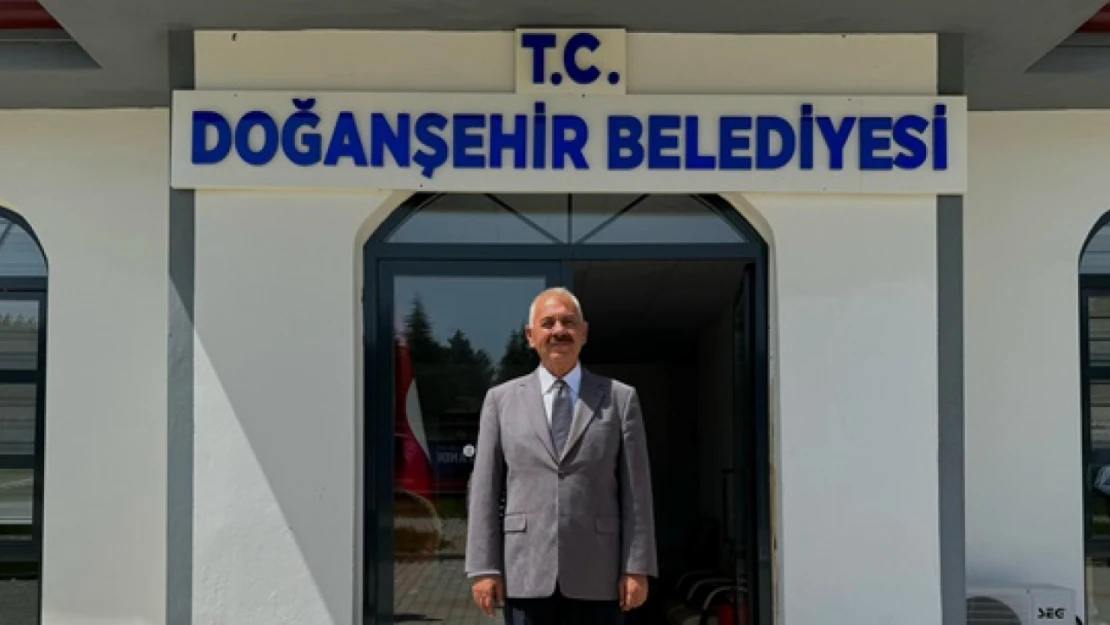 Doğanşehir Belediyesi tabelasına T.C. ibaresi eklendi