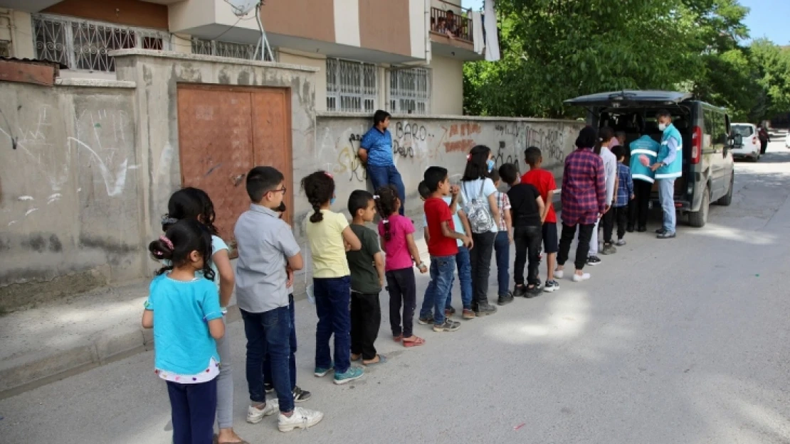 Elazığ Belediyesi Bayramda Çocukları Unutmadı