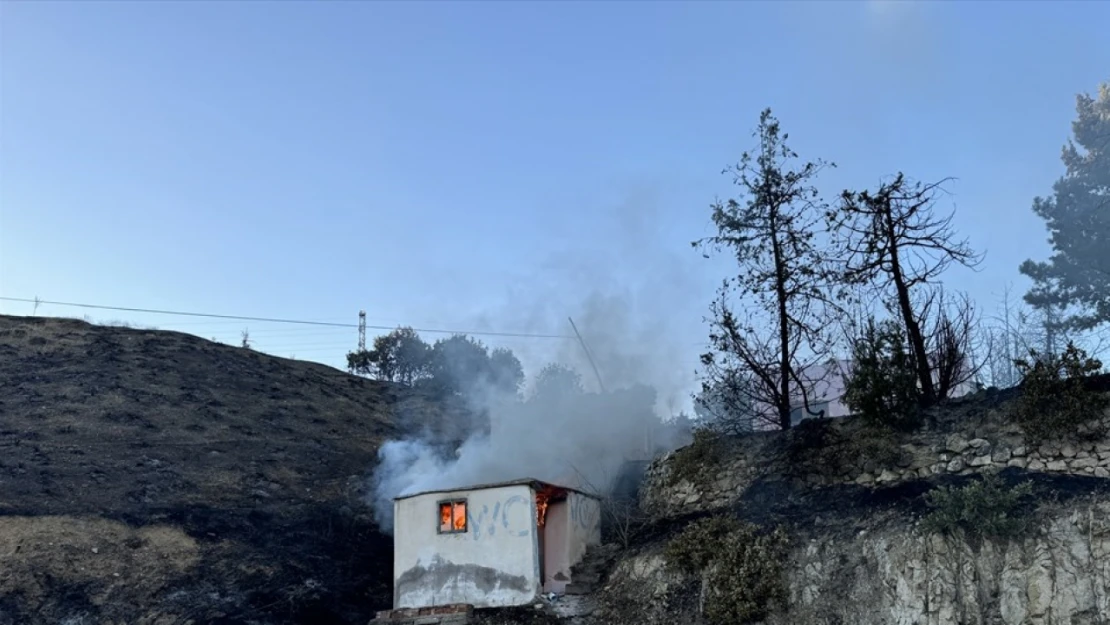 Elazığ'da çıkan yangın kontrol altına alındı