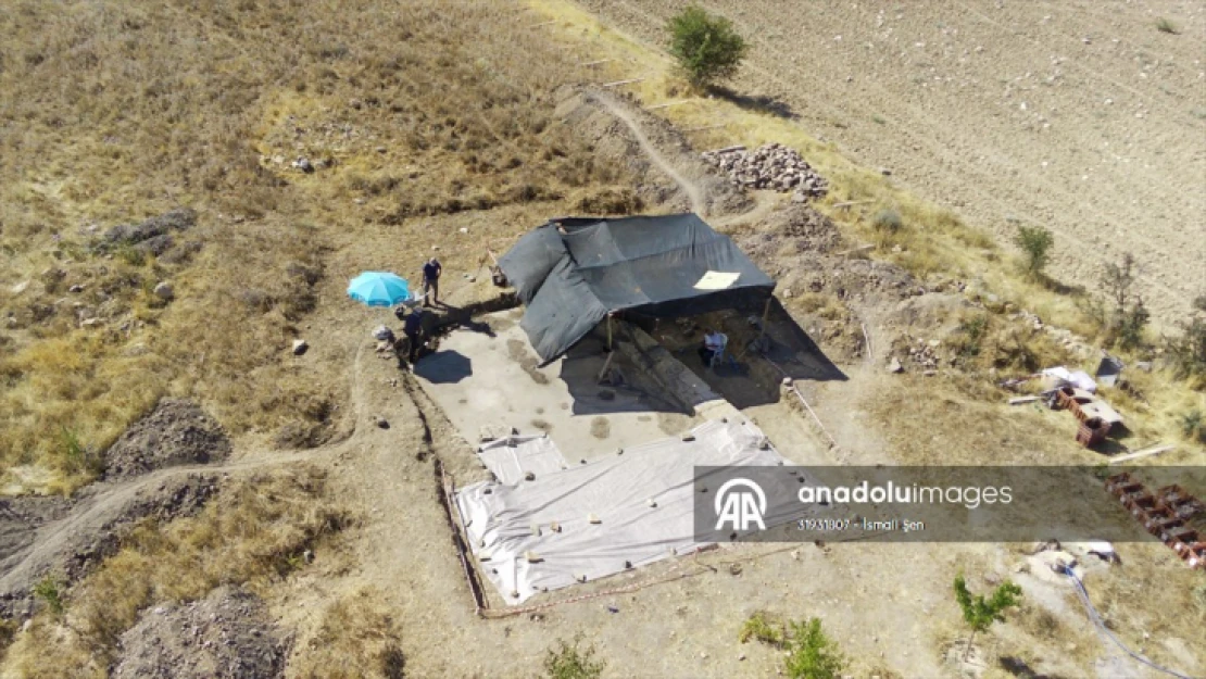 Elazığ'da tesadüfen bulunan tarihi mozaikler gün ışığına çıkarılıyor