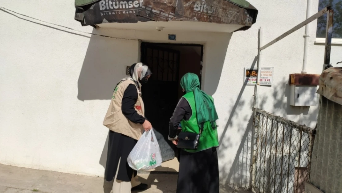 Elazığ İHH: 'Yetim Gülerse Dünya Güler'