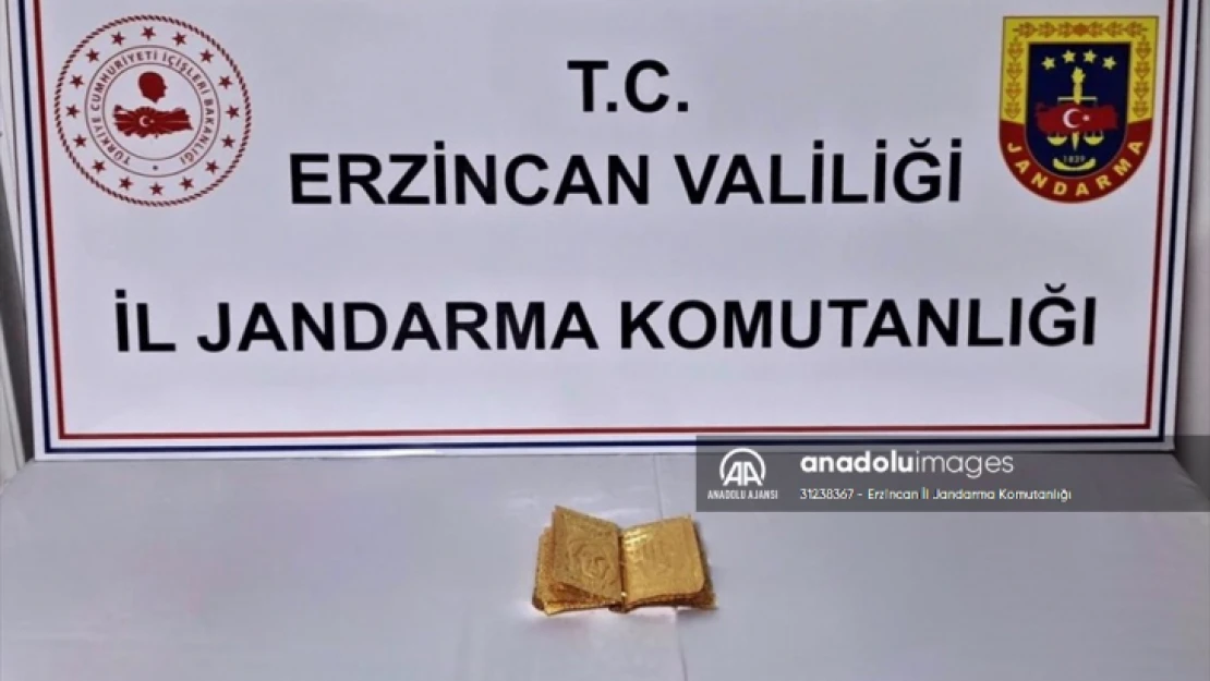 Erzincan'da tarihi eser olduğu değerlendirilen 24 ayar altın kitap ele geçirildi