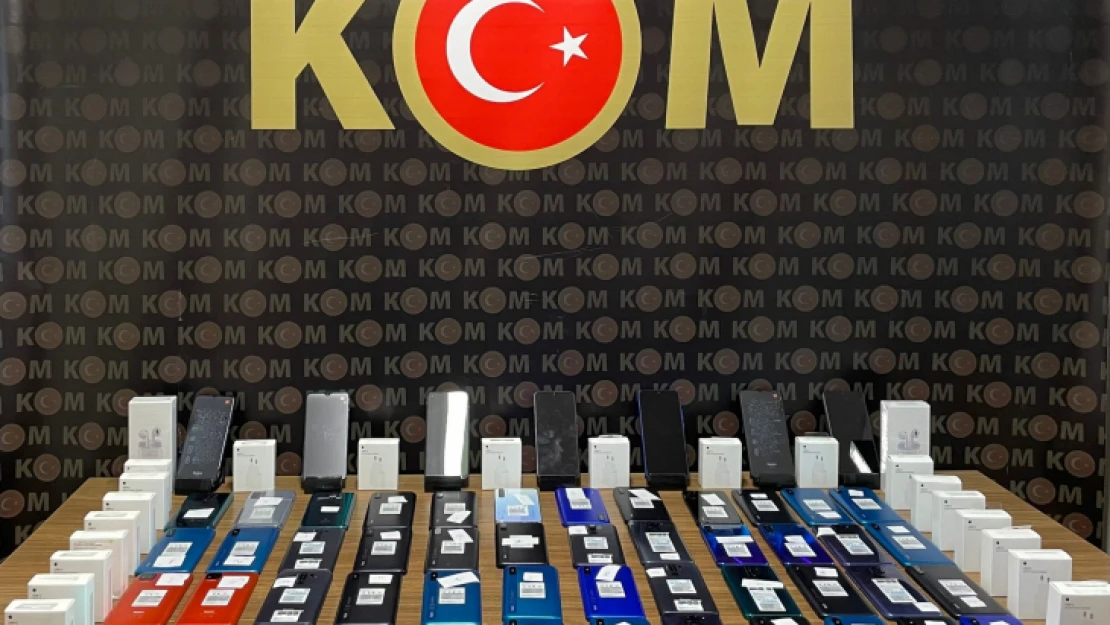 Gümrük Kaçağı Cep Telefonları Ele Geçirildi