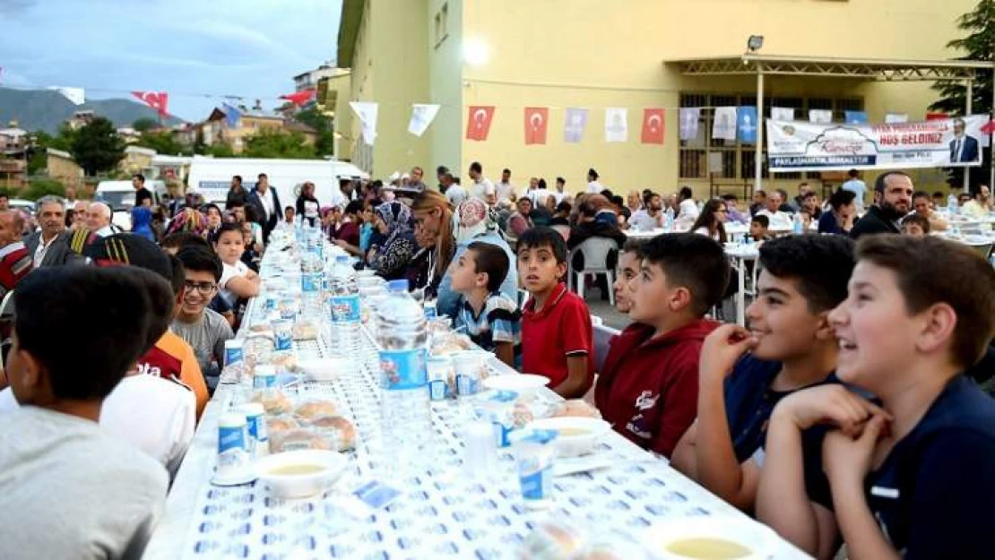 Büyükşehir Arapgir'de İftar Yaptı