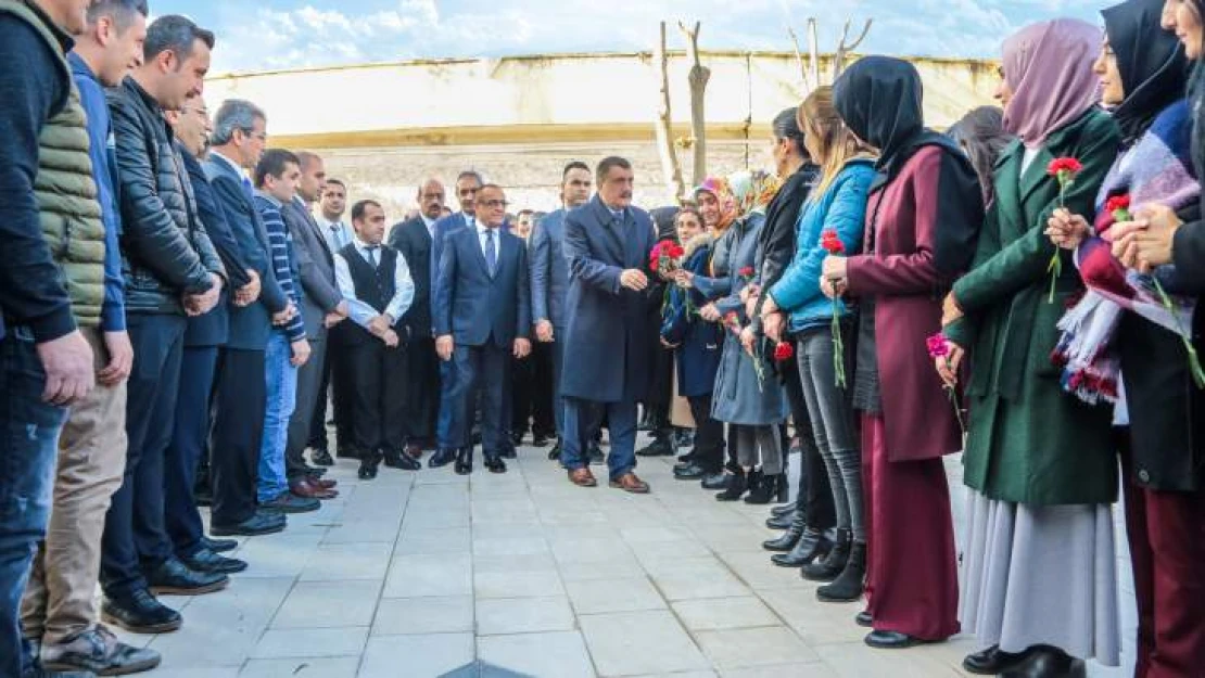 Gürkan, Battalgazi Belediyesi Çalışanları Tarafından Alkışlarla Karşılandı