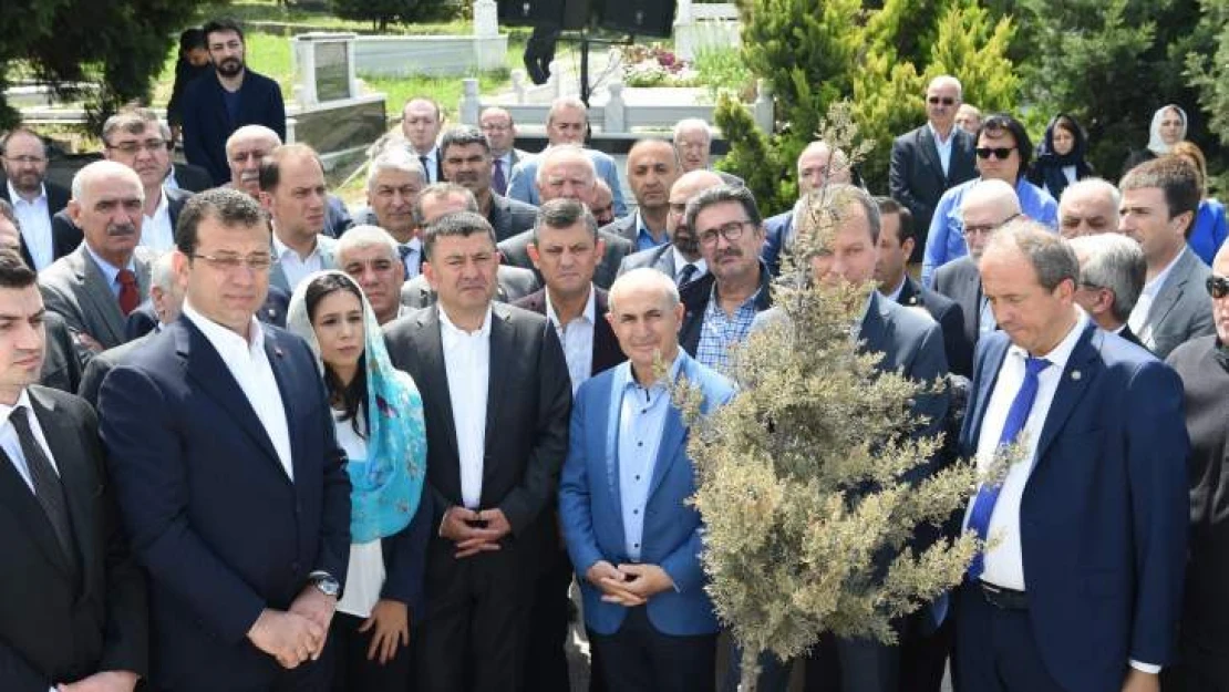 İmamoğlu, Özel Ve Ağbaba, Mevlüt Aslanoğlu'nu Mezarı Başında Andı