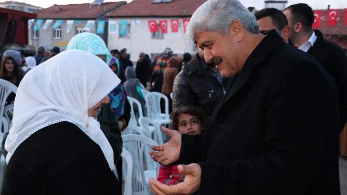 Ekinci, 'Anket sonuçlarında yüzde 6,2 öndeyiz' vurgusu