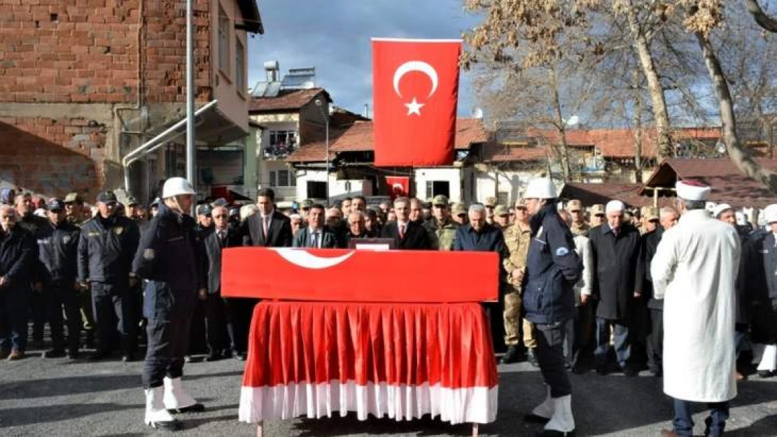 Vali Baruş, Şehit Macit'in cenaze törenine katıldı