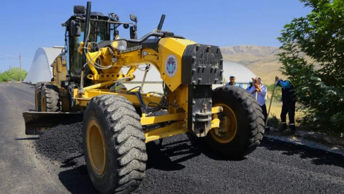 Yıldıztepe Mahallesinde Sıcak Asfalt Çalışması Devam Ediyor