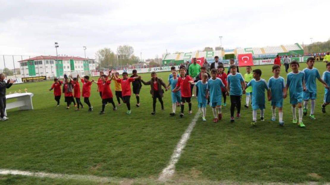 Turnuvanın Şampiyonu 'Özel İdare İlkokulu' Oldu…