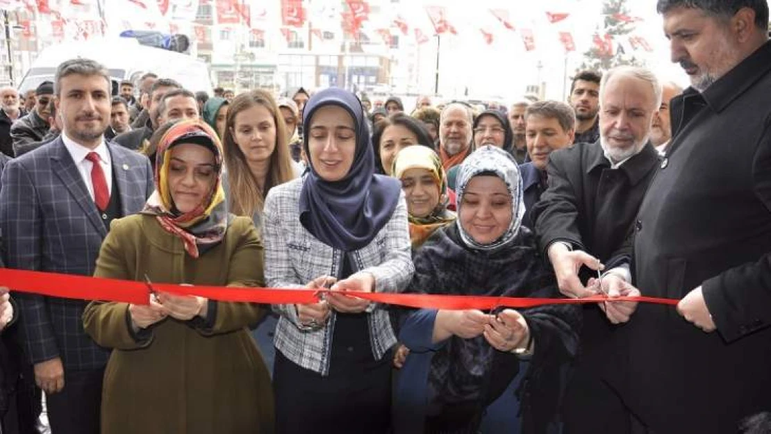 Emine Akkurt Tecde'de Seçim Bürosu Açtı