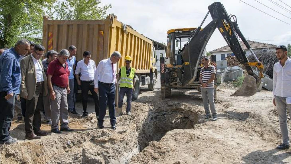 Başkan Polat, Hasırcılar'daki Altyapı Çalışmalarını İnceledi