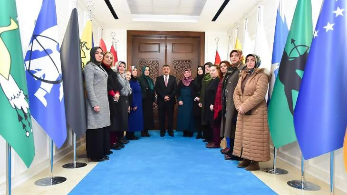 AK Parti İl Kadın Kolları Başkanı Oğuzhan, Başkan Gürkan'ı Ziyaret Etti