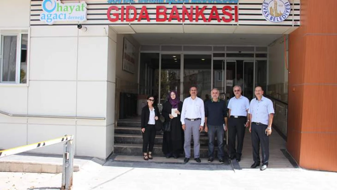 Gıda Bankası Hem Yardım Ediyor Hem Örnek Oluyor