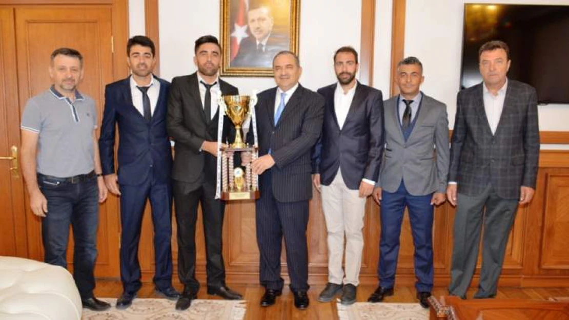 Vali Kaban, Başarılı Sporcuları Makamında Kabul Etti