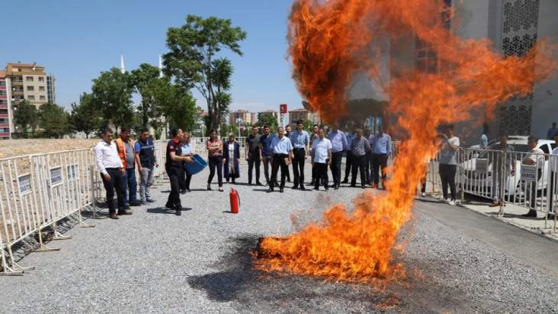 Battalgazi Belediye Personeline Yangın Söndürme Eğitimi Verildi