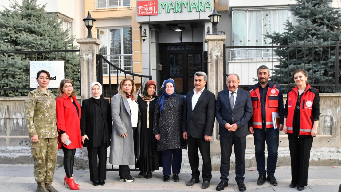 Hanife Yazıcı'dan Şehit Ailelerine Ziyaret