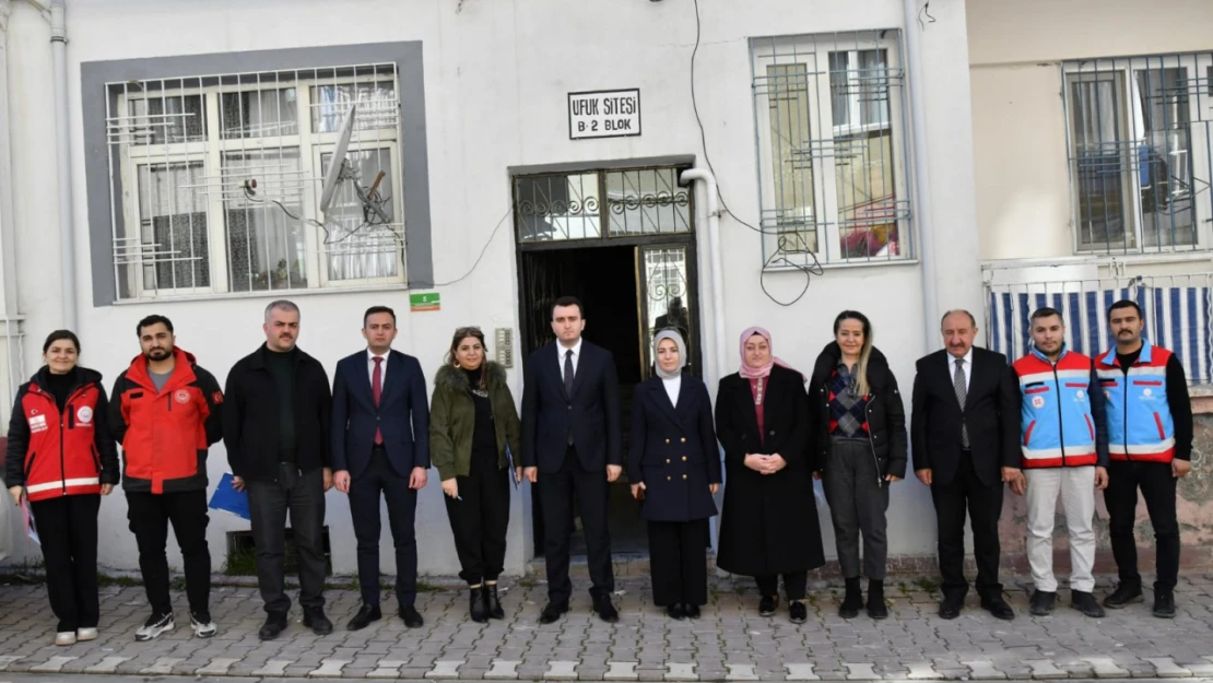 Hanife Yazıcı Hane Ziyaretlerine Devam Ediyor