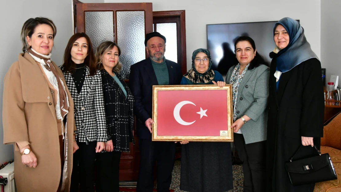 Hanımefendi Selda Yavuz Battalgazi İlçesinde Şehit Ailelerini Ziyaret Etti